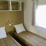 Au Pre De L'etang 2*