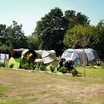 Au Pre De L'etang 2*