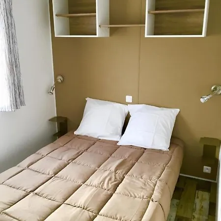 Au Pre De L'etang Campsite