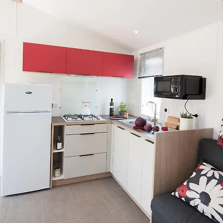 Au Pre De L'etang 2*