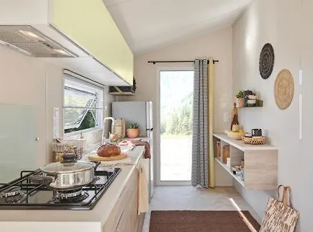 Au Pre De L'etang 2*