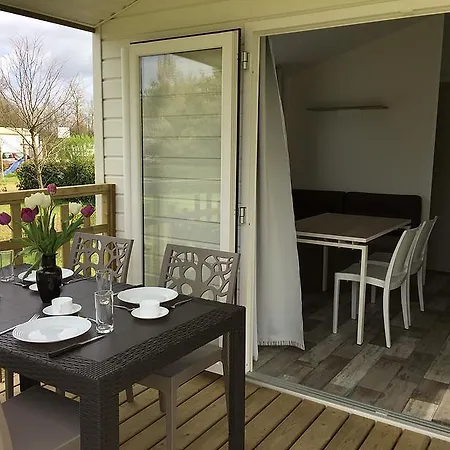 Au Pre De L'etang 2*