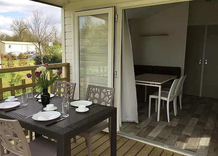 Au Pre De L'etang 2*